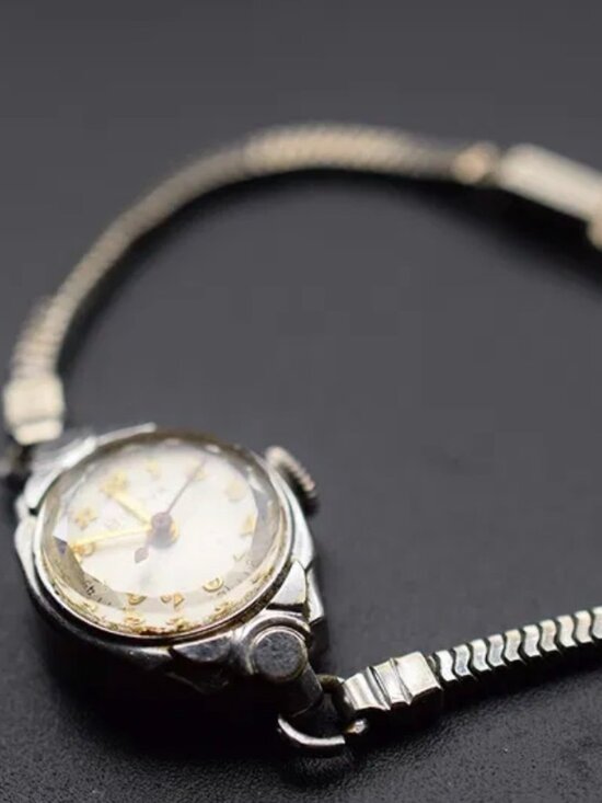 Vintage Bulova Ladies Mechanical Wristwatch | Scalloped Case | Craftex 12K GF main image 6